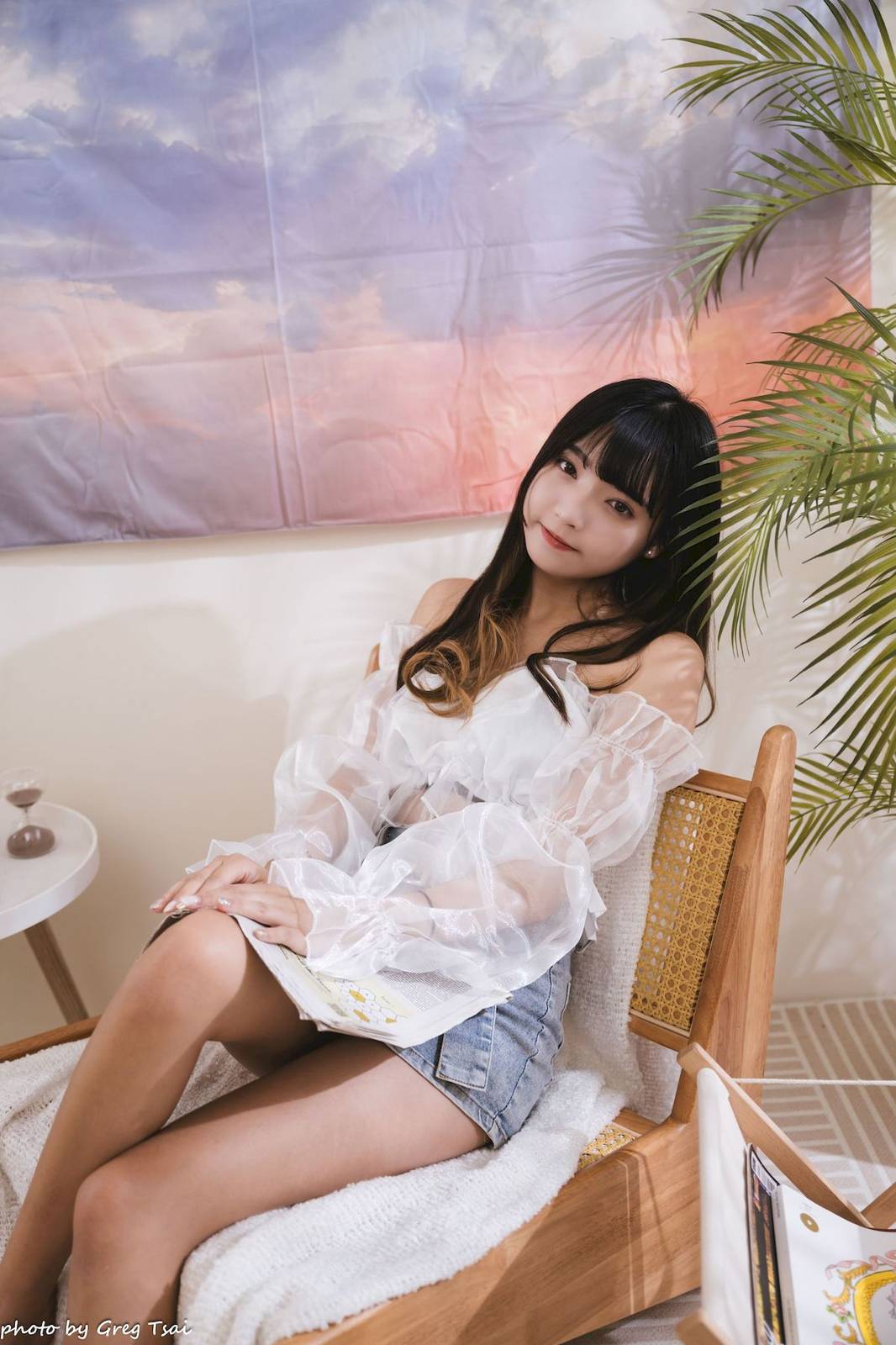 性感少女小穎蕾丝上衣牛仔短裙手握小吉他写真-30