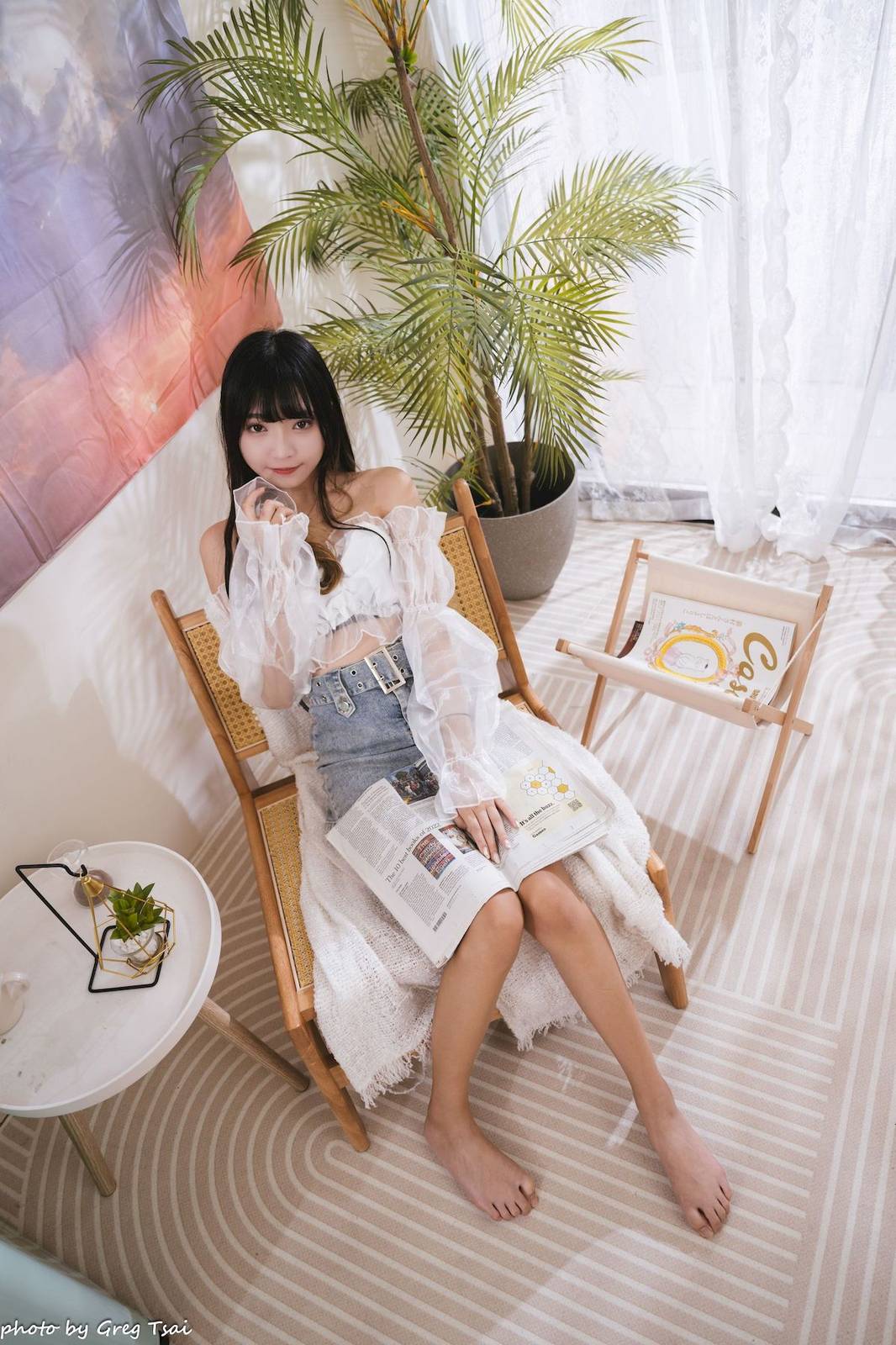 性感少女小穎蕾丝上衣牛仔短裙手握小吉他写真-36