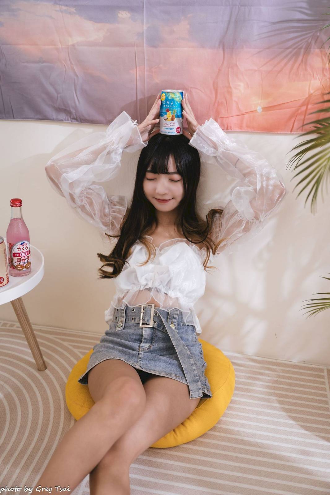 性感少女小穎蕾丝上衣牛仔短裙手握小吉他写真-96