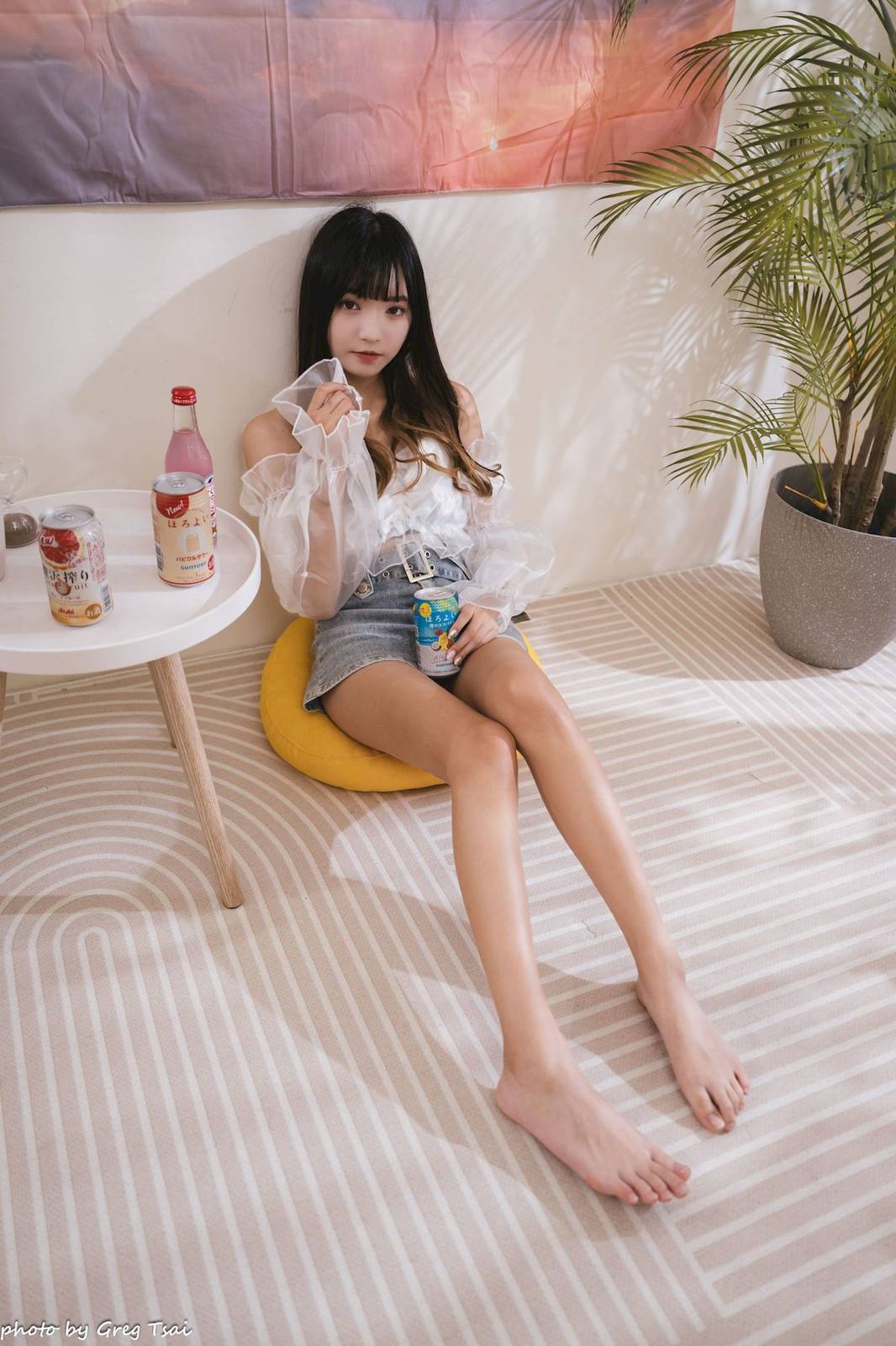 性感少女小穎蕾丝上衣牛仔短裙手握小吉他写真-106