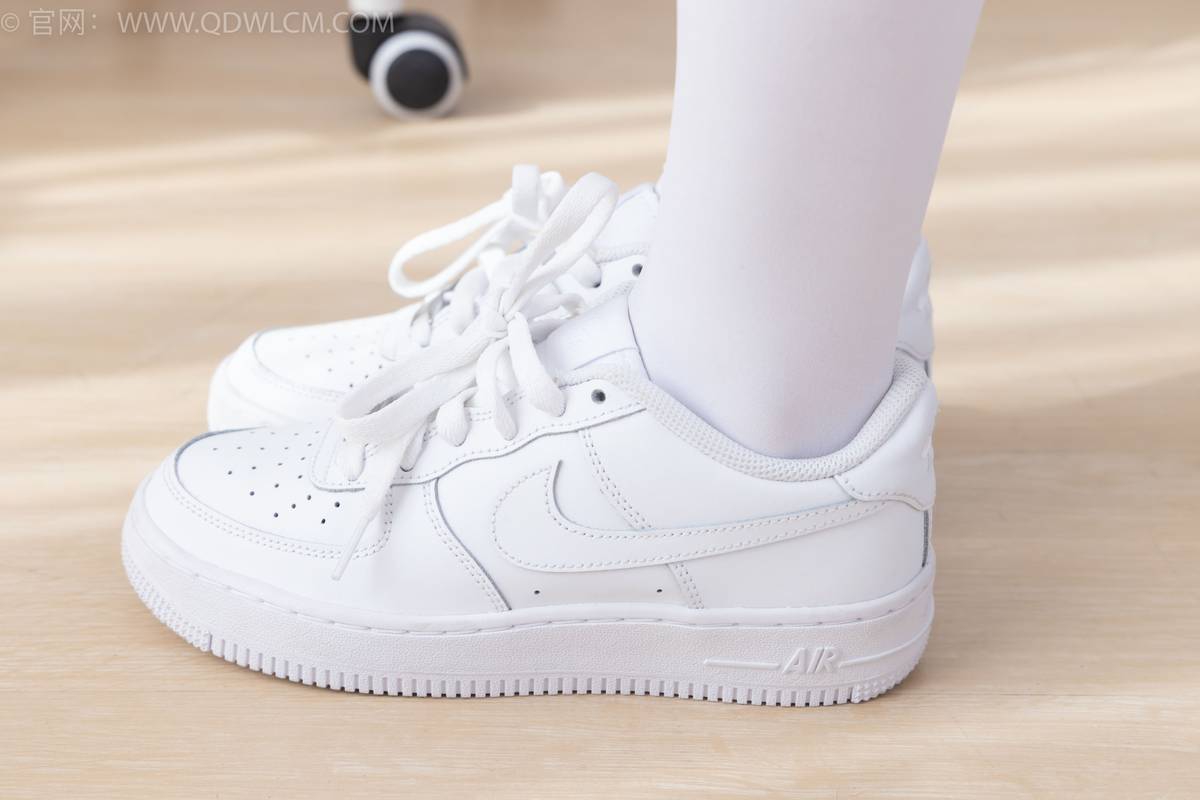 物恋传媒模特闪闪白色JK制服套装白丝板鞋写真-72