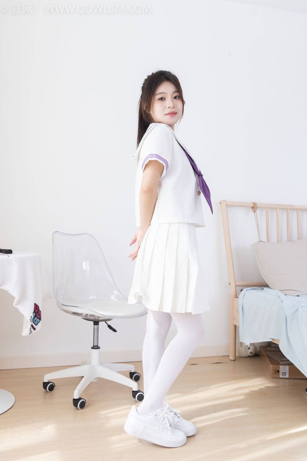 物恋传媒模特闪闪白色JK制服套装白丝板鞋写真-77