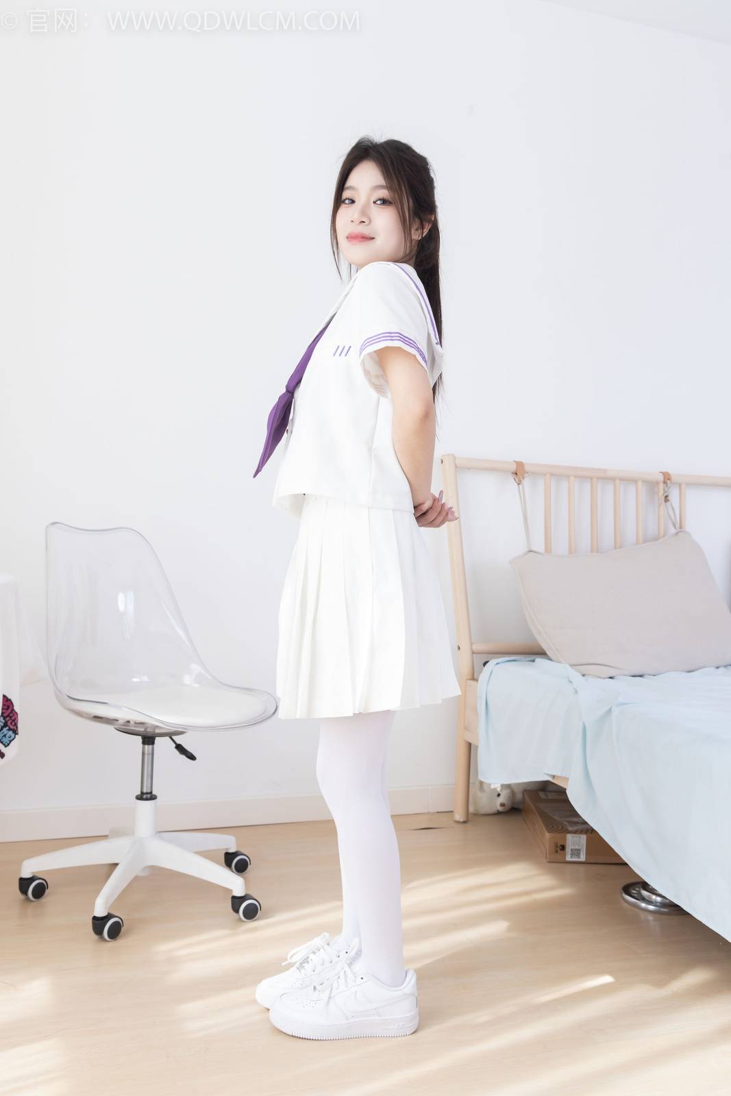 物恋传媒模特闪闪白色JK制服套装白丝板鞋写真-79