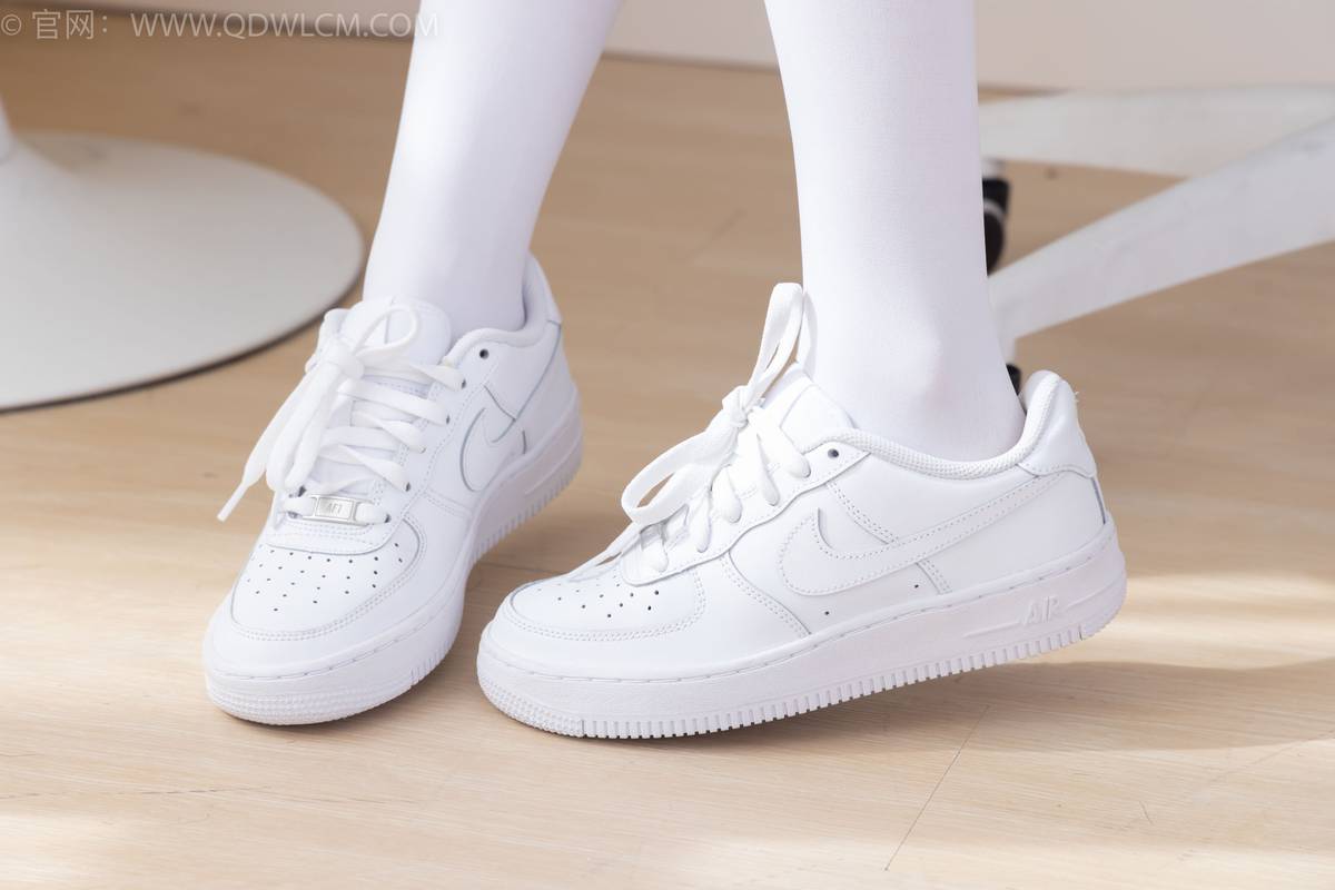 物恋传媒模特闪闪白色JK制服套装白丝板鞋写真-99