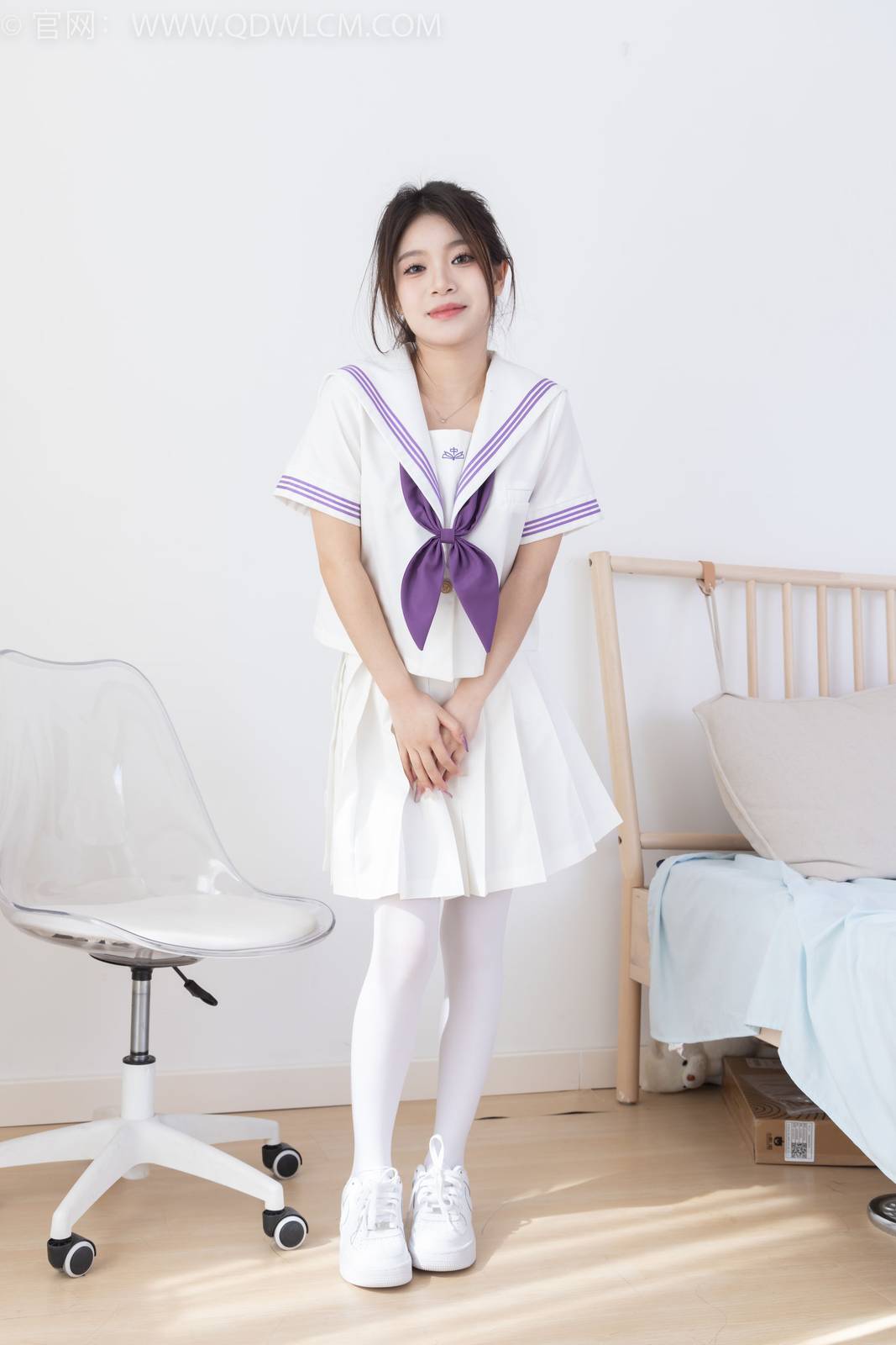 物恋传媒模特闪闪白色JK制服套装白丝板鞋写真-148