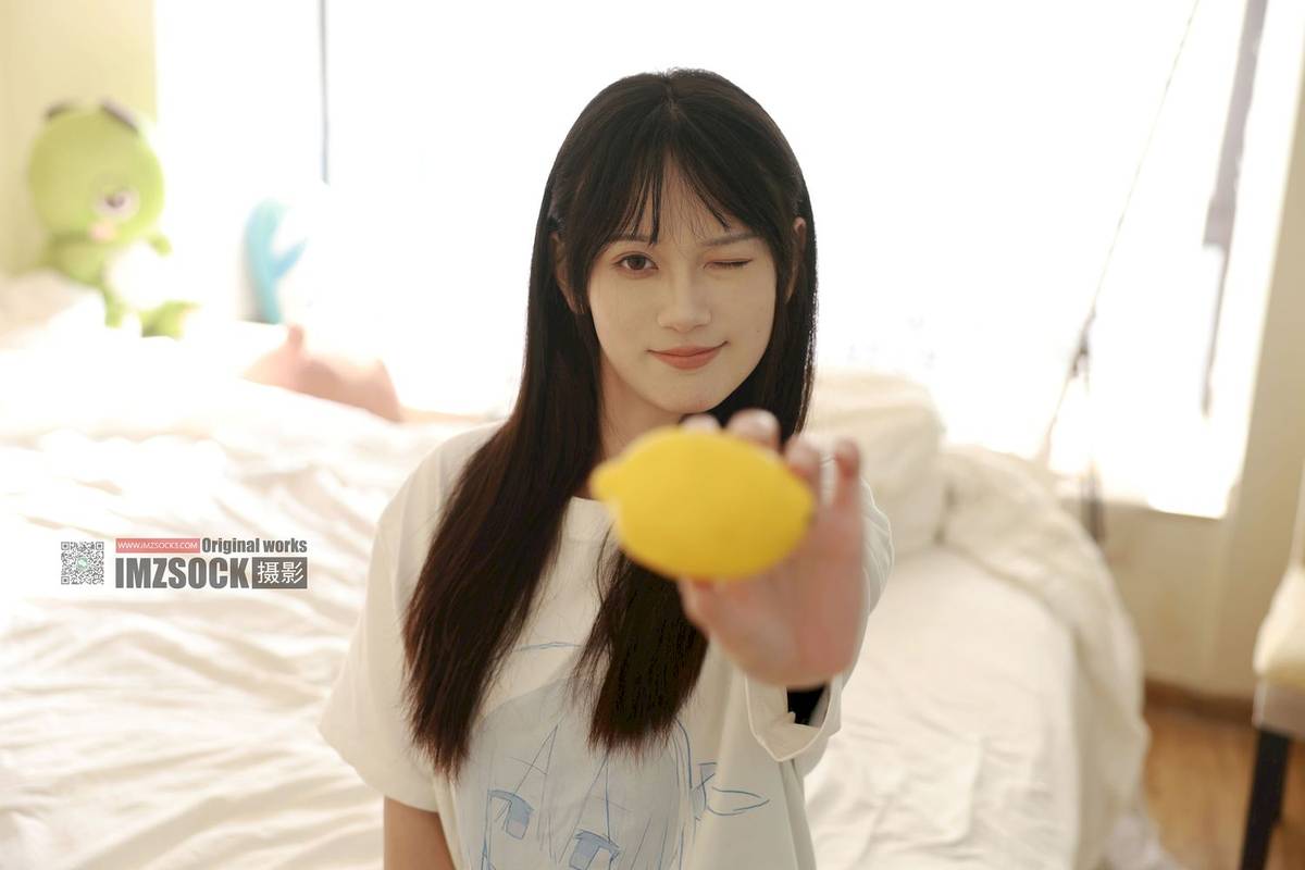 MZSOCK爱美足梦瑶白色上衣破洞牛仔裤阳光写真-23