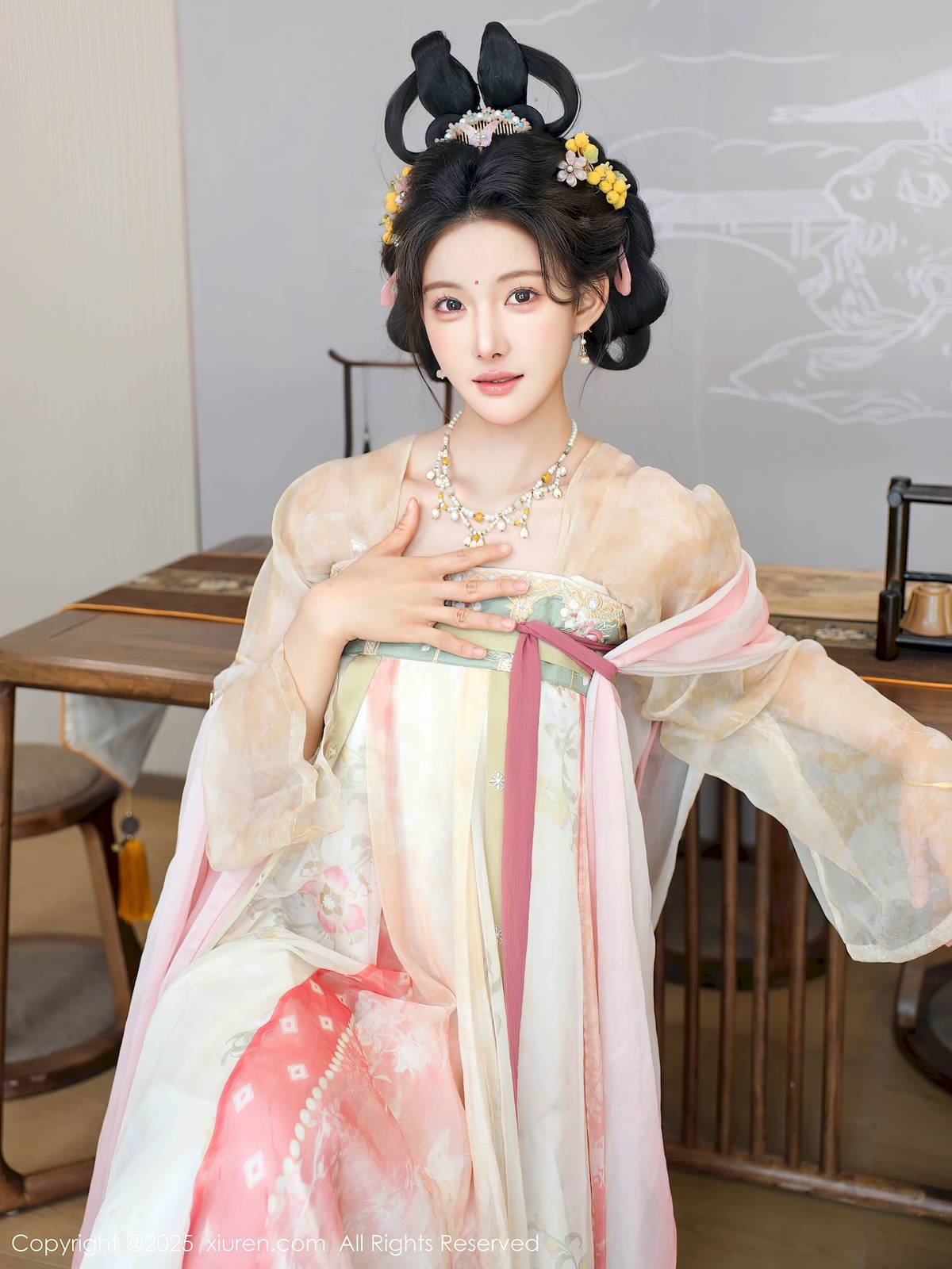 秀人网新人模特梨霜儿浅色古装娇媚动人性感写真-32