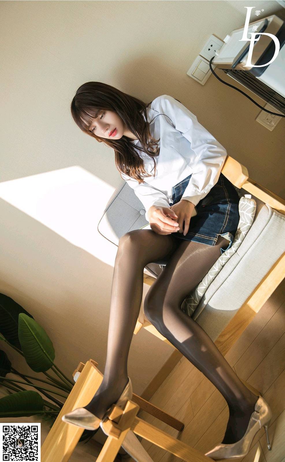 LD零度模特紫薇白色衬衫牛仔短裙日常穿搭写真-39