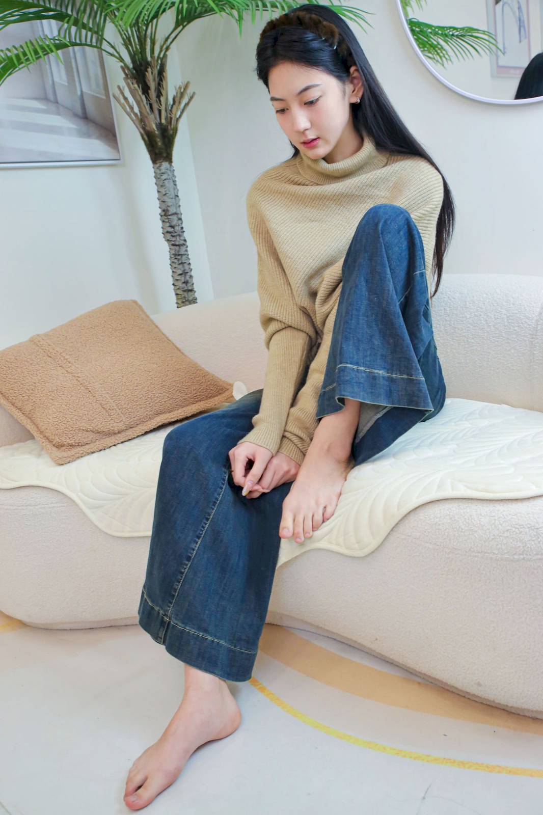 绮梦摄影模特小宇高领毛衣阔腿牛仔裤休闲写真-9