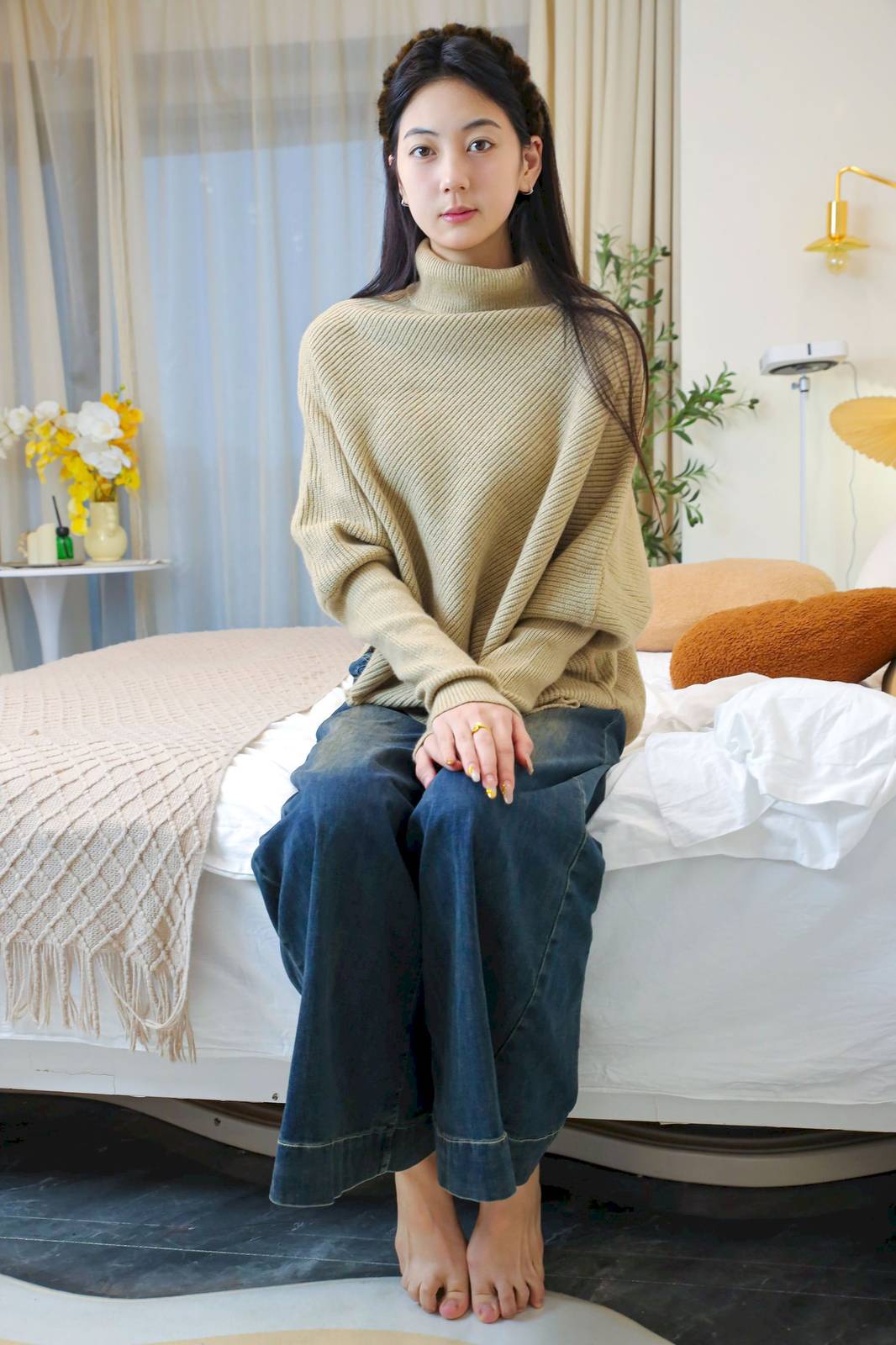 绮梦摄影模特小宇高领毛衣阔腿牛仔裤休闲写真-91