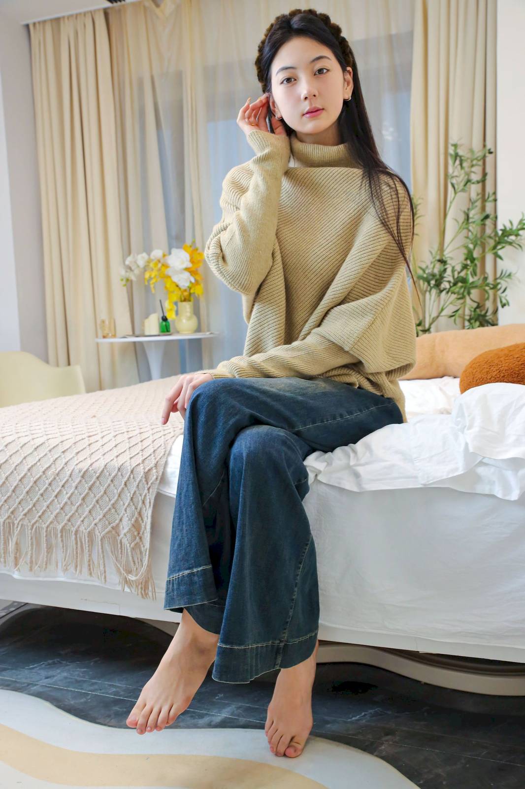 绮梦摄影模特小宇高领毛衣阔腿牛仔裤休闲写真-95