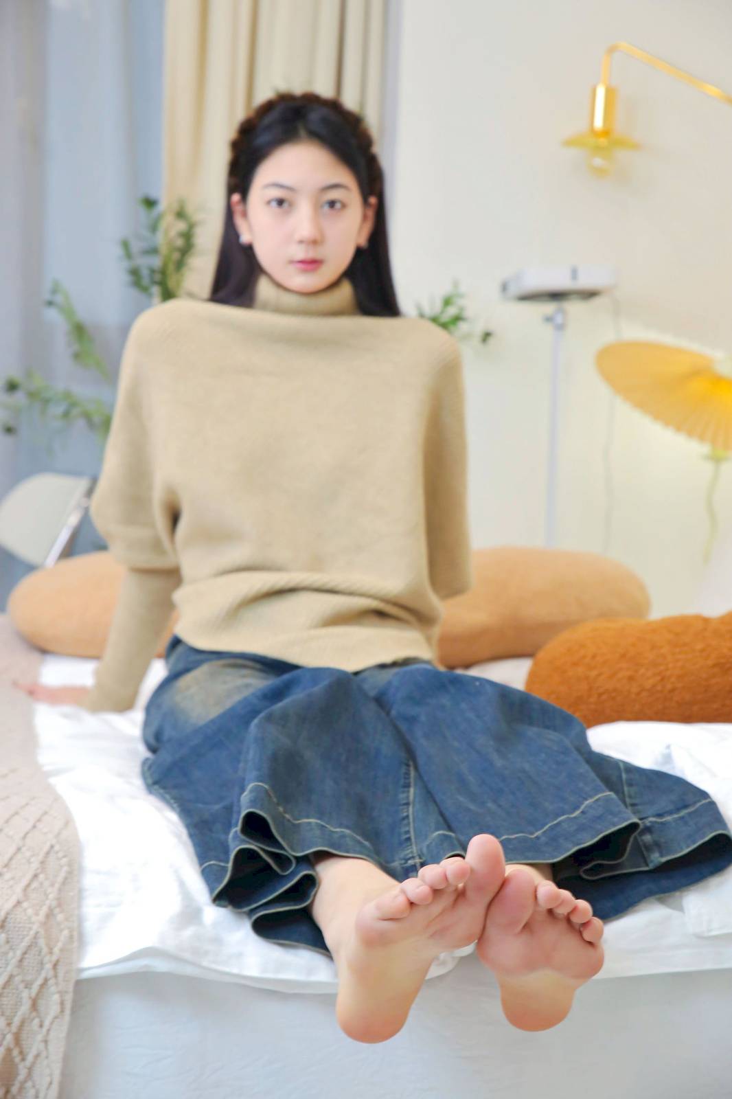 绮梦摄影模特小宇高领毛衣阔腿牛仔裤休闲写真-108