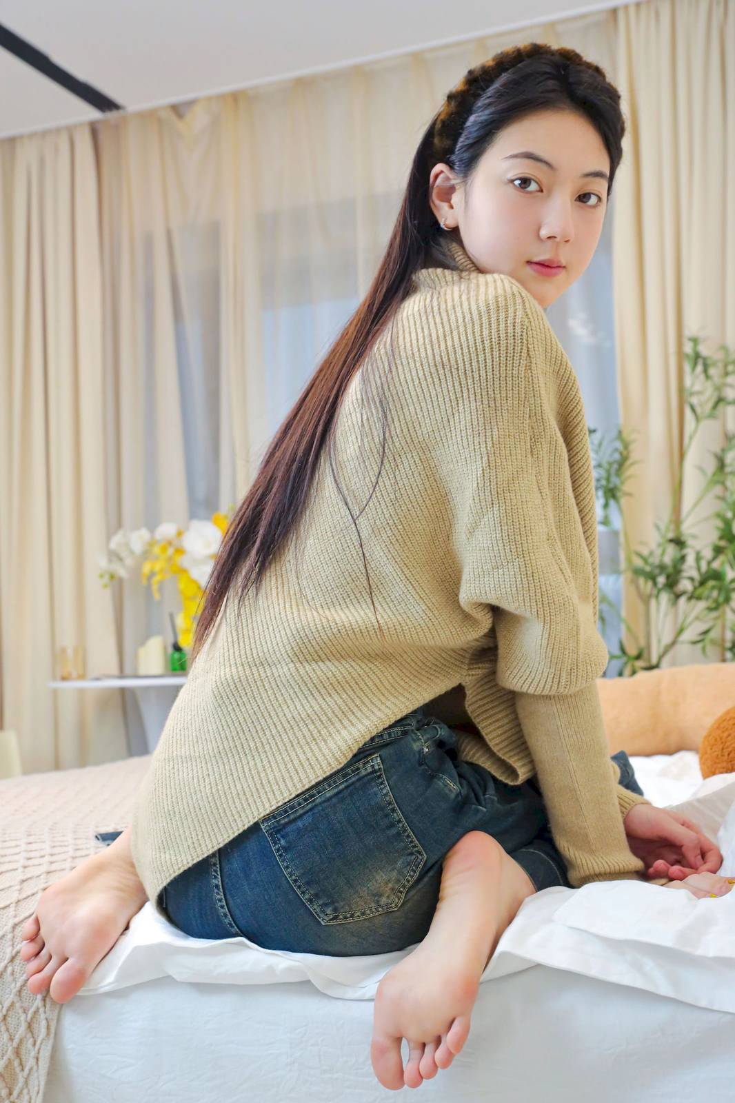 绮梦摄影模特小宇高领毛衣阔腿牛仔裤休闲写真-119