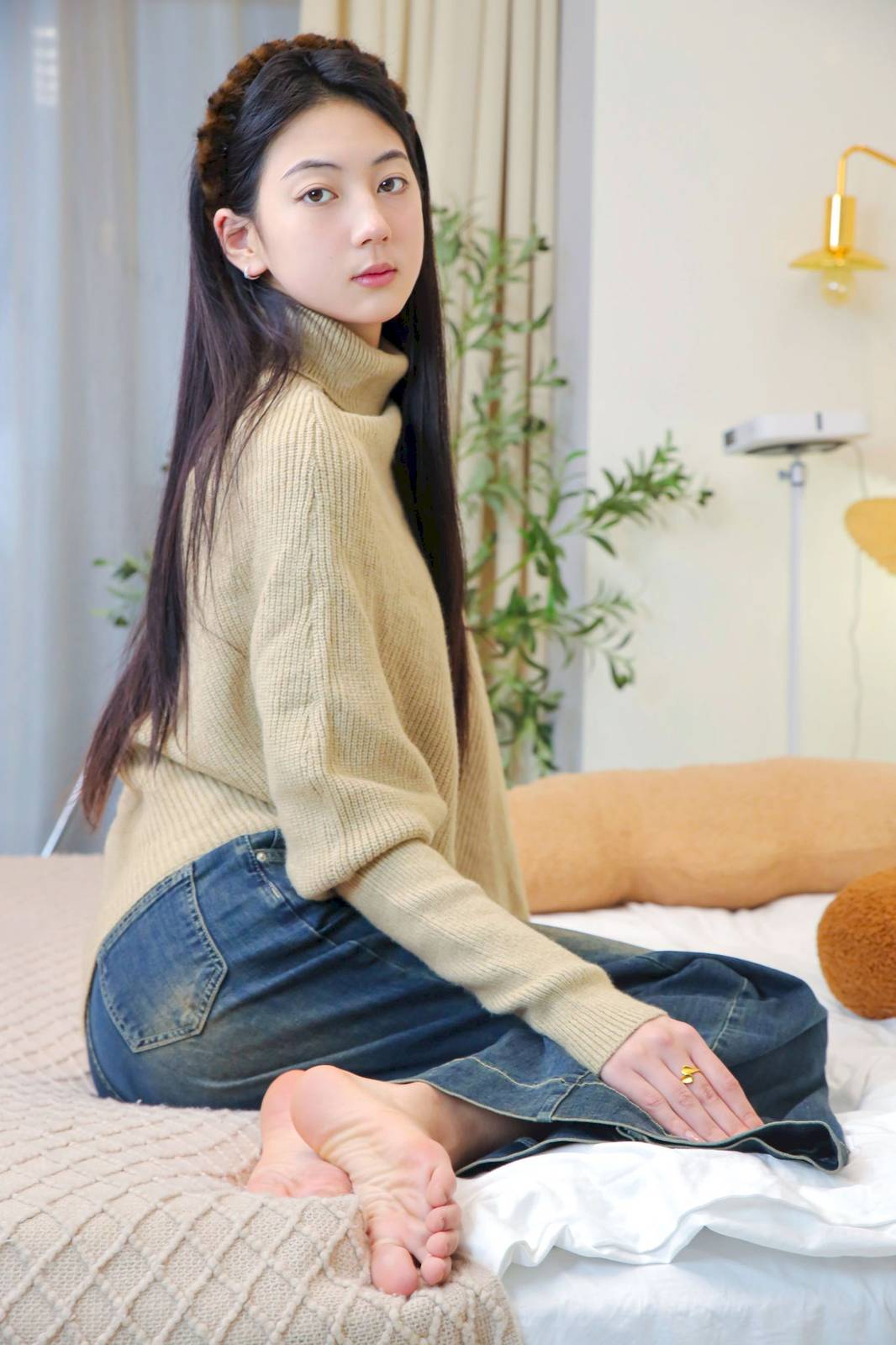 绮梦摄影模特小宇高领毛衣阔腿牛仔裤休闲写真-132