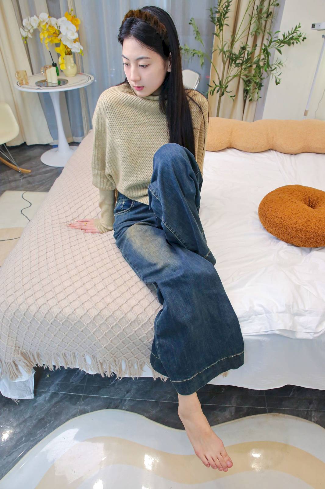 绮梦摄影模特小宇高领毛衣阔腿牛仔裤休闲写真-144