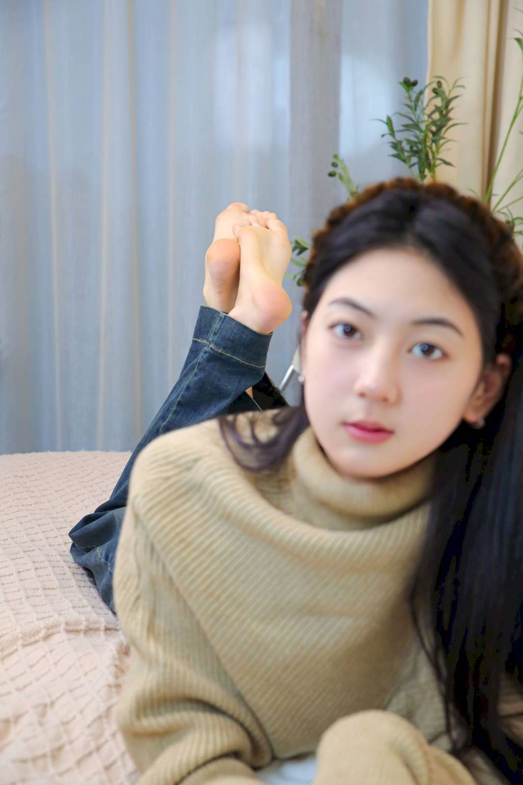 绮梦摄影模特小宇高领毛衣阔腿牛仔裤休闲写真-148