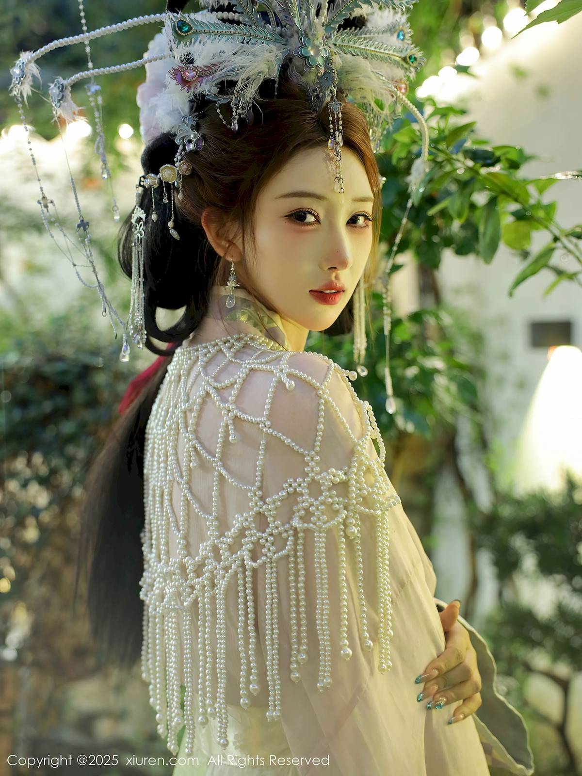 秀人网新人梨霜儿浅色古装服饰丰腴身材性感写真-27