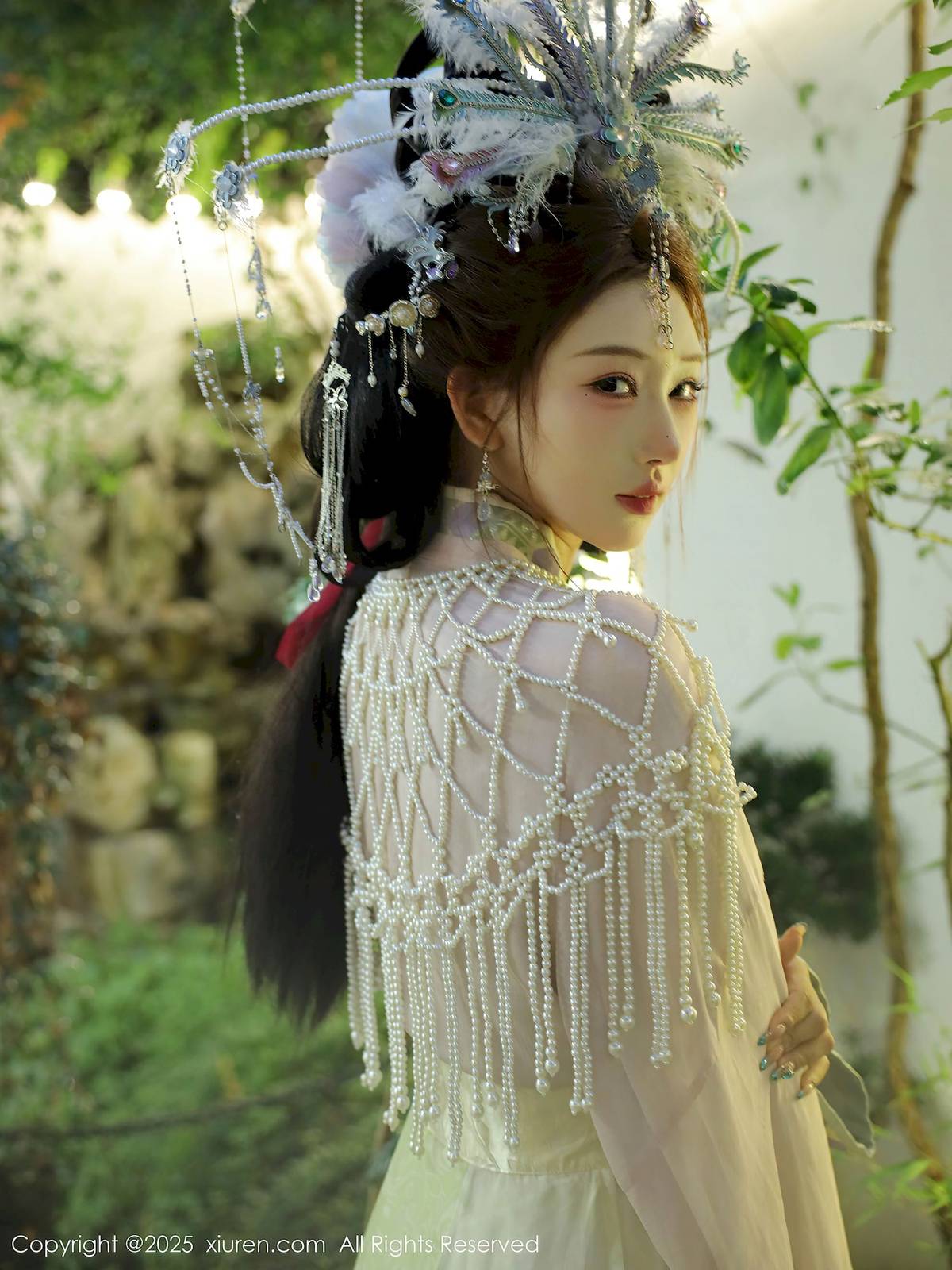 秀人网新人梨霜儿浅色古装服饰丰腴身材性感写真-28