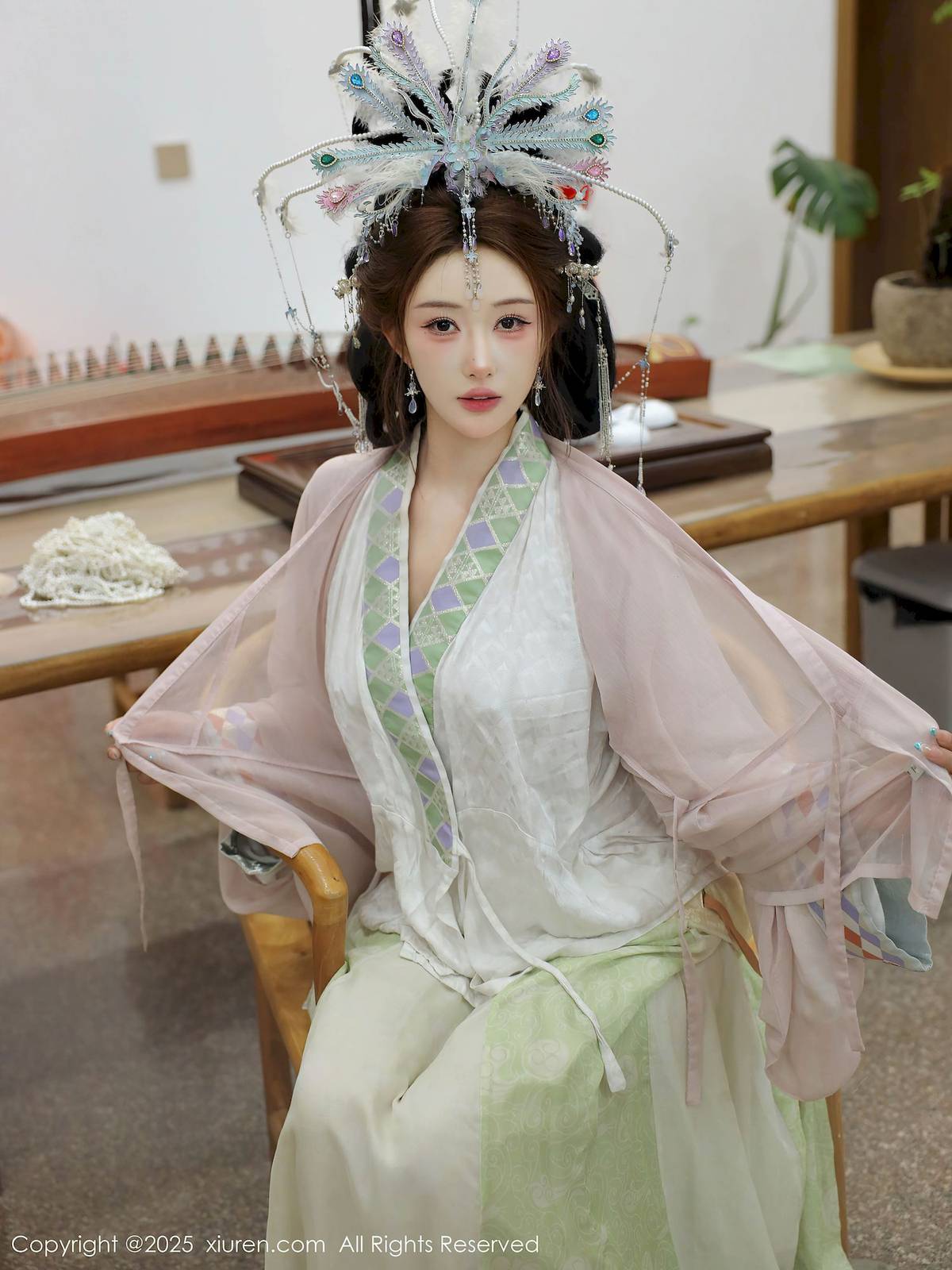 秀人网新人梨霜儿浅色古装服饰丰腴身材性感写真-58