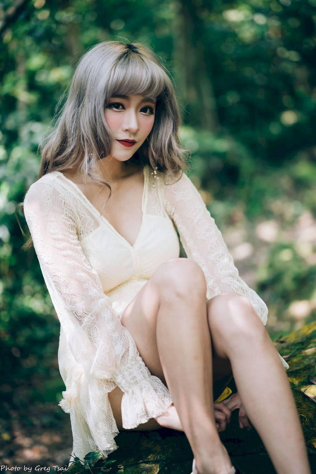 凯云白色蕾丝连衣裙浅色系穿搭梦湖主题写真-29