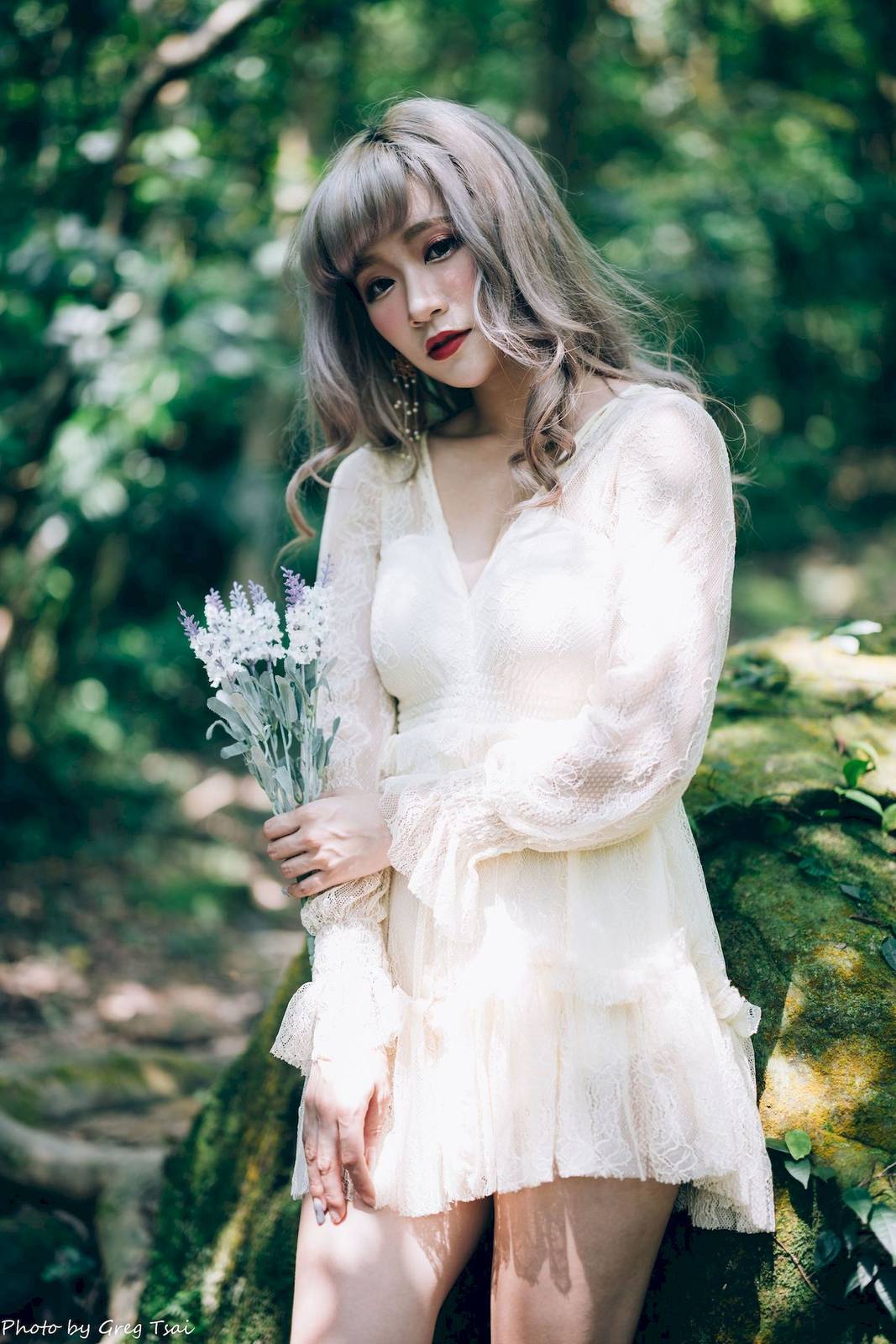 凯云白色蕾丝连衣裙浅色系穿搭梦湖主题写真-38