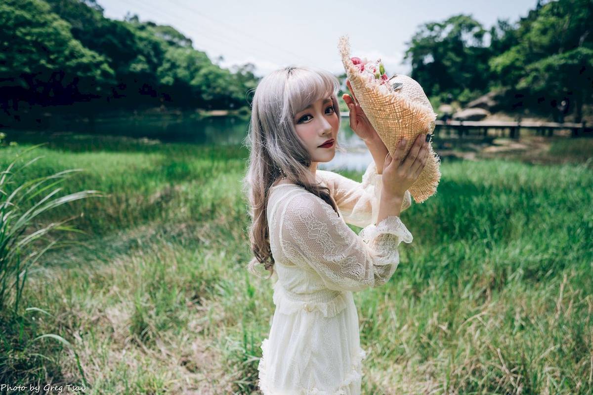 凯云白色蕾丝连衣裙浅色系穿搭梦湖主题写真-46