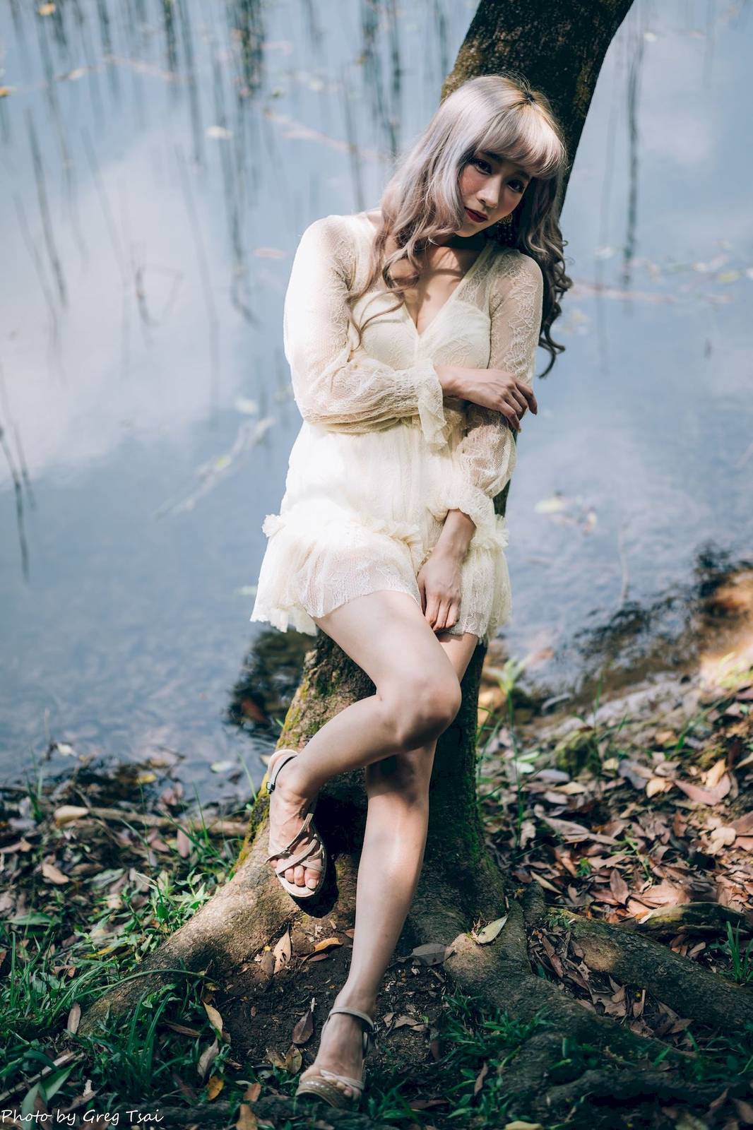 凯云白色蕾丝连衣裙浅色系穿搭梦湖主题写真-61