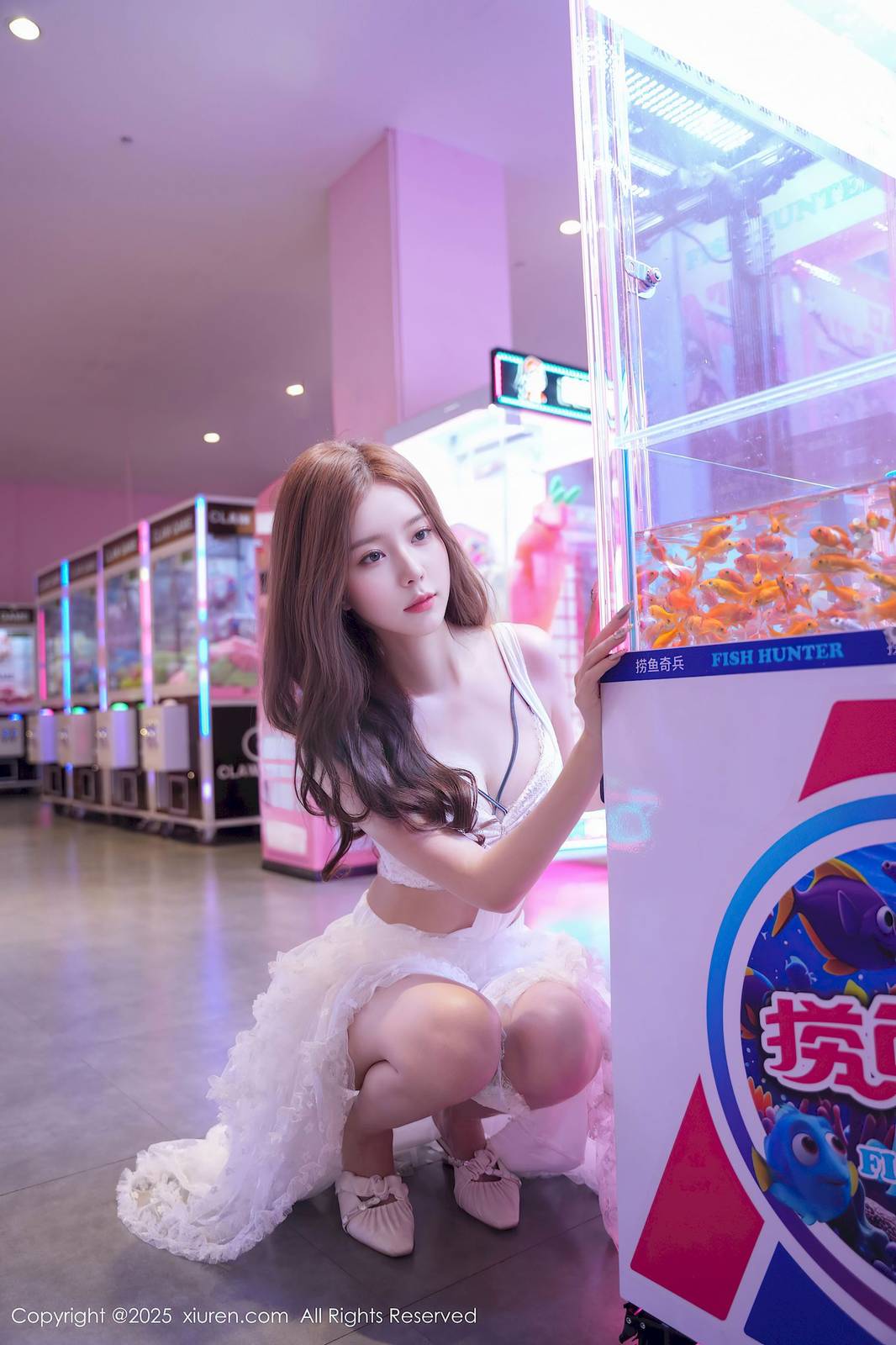 秀人网模特拍黄瓜girl白色长裙苗条身姿性感写真-15