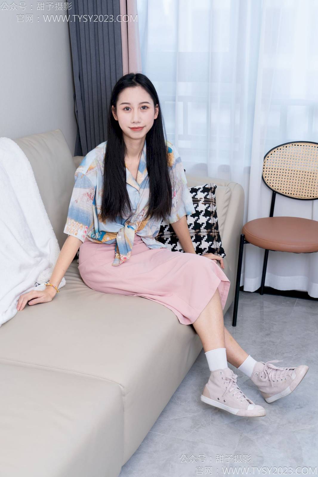 甜予摄影模特娃娃粉色包臀半身裙清新优雅风