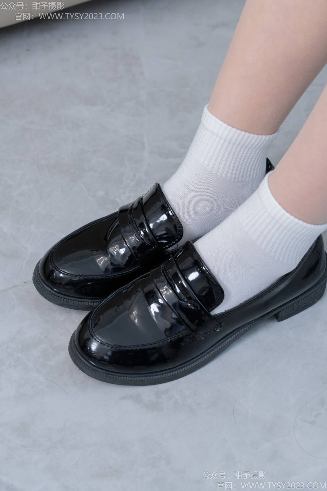 甜予摄影模特贝壳黑色高领毛衣优雅气质写真-9