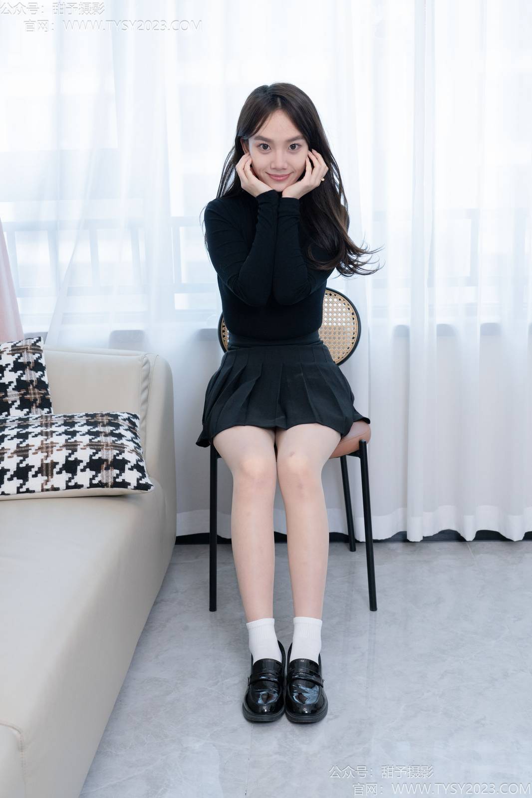 甜予摄影模特贝壳黑色高领毛衣优雅气质写真-10