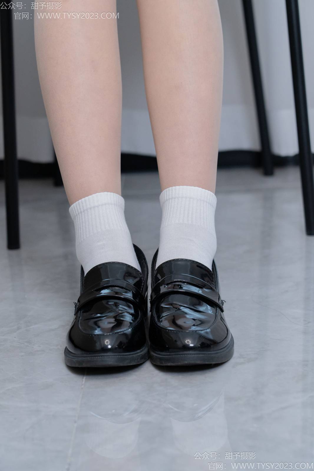 甜予摄影模特贝壳黑色高领毛衣优雅气质写真-12