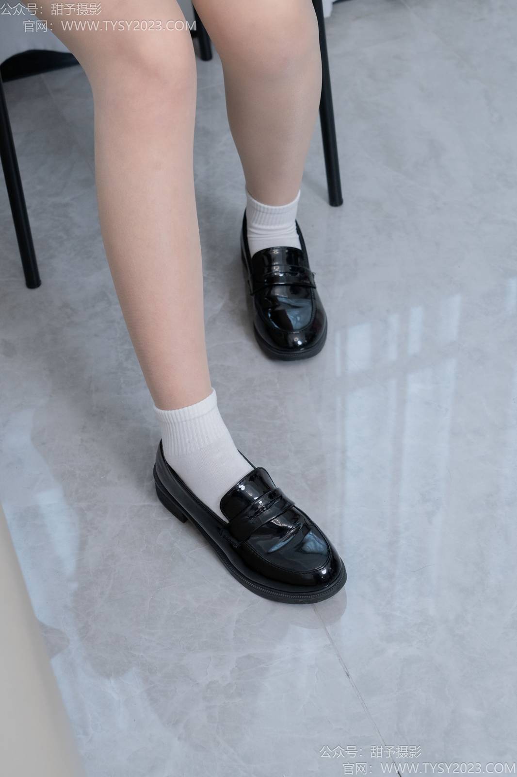 甜予摄影模特贝壳黑色高领毛衣优雅气质写真-24