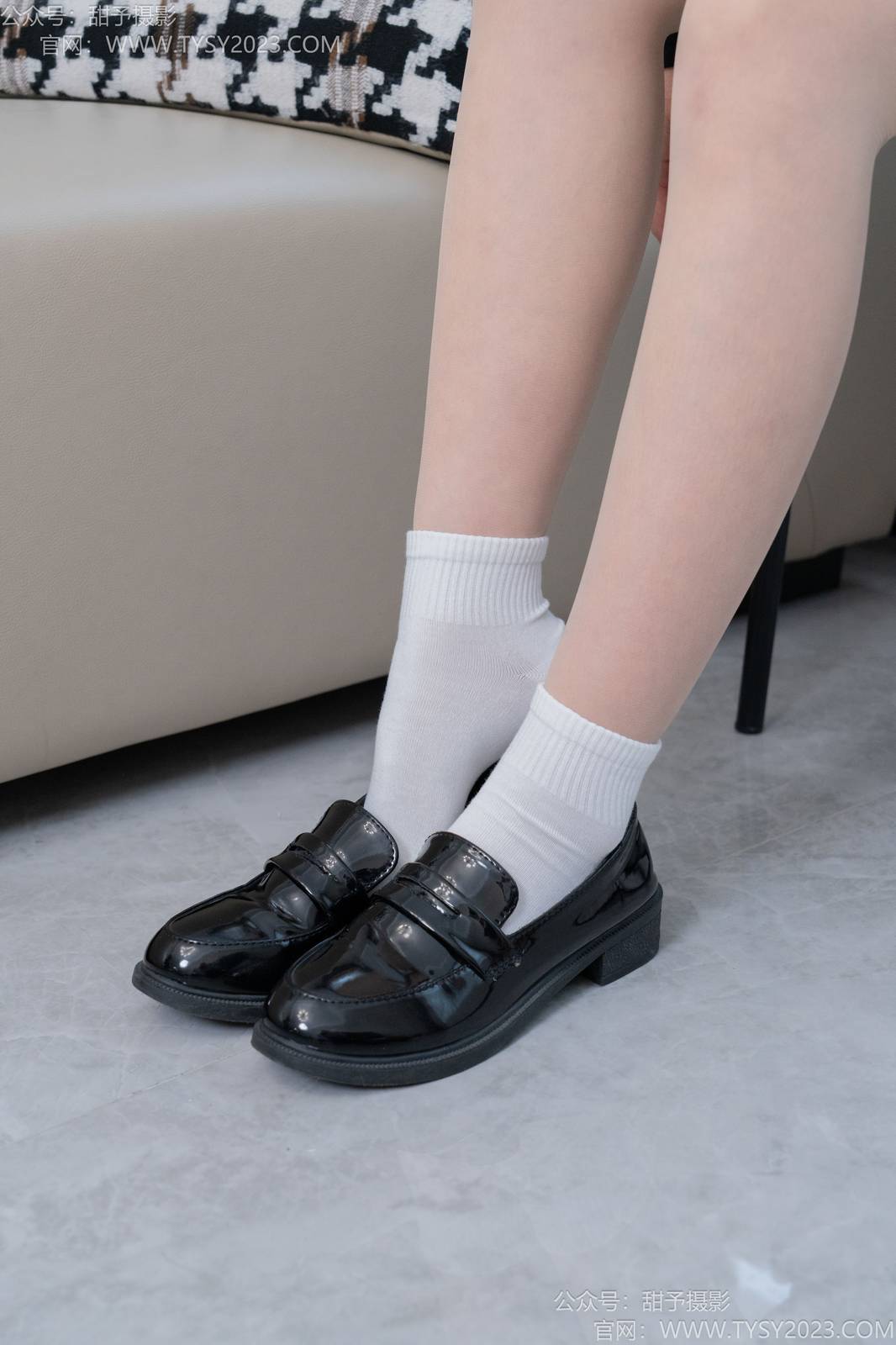 甜予摄影模特贝壳黑色高领毛衣优雅气质写真-29