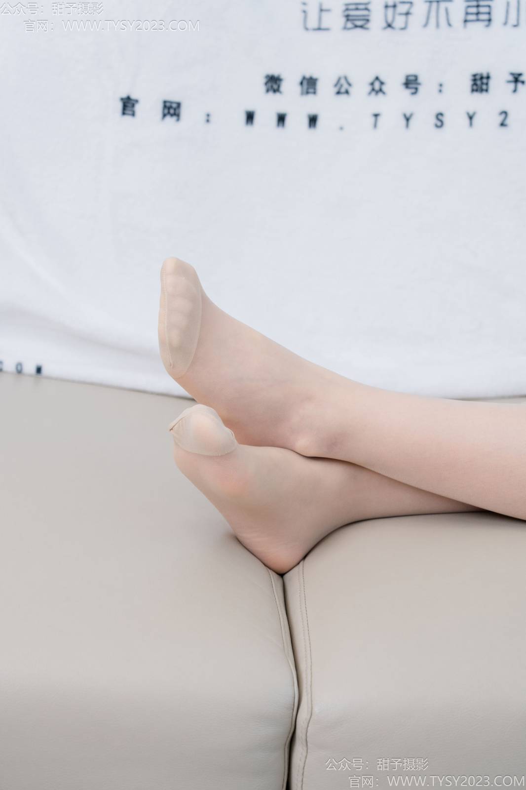 甜予摄影模特贝壳黑色高领毛衣优雅气质写真-94