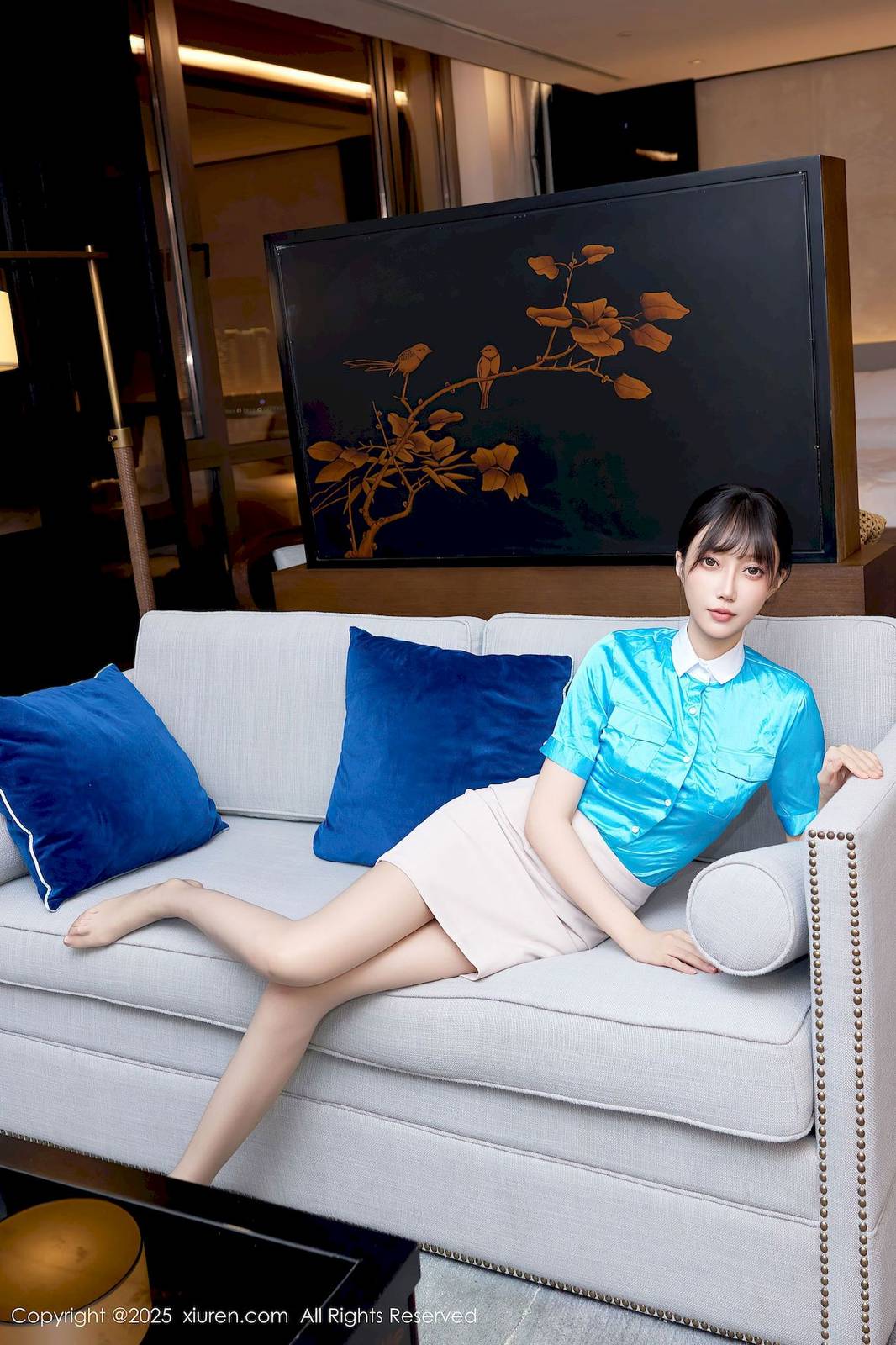 秀人网模特玥儿玥er空姐制服搭配肉丝上海旅拍-20